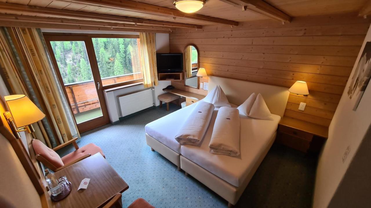 Hotel Cresta Samnaun Kültér fotó