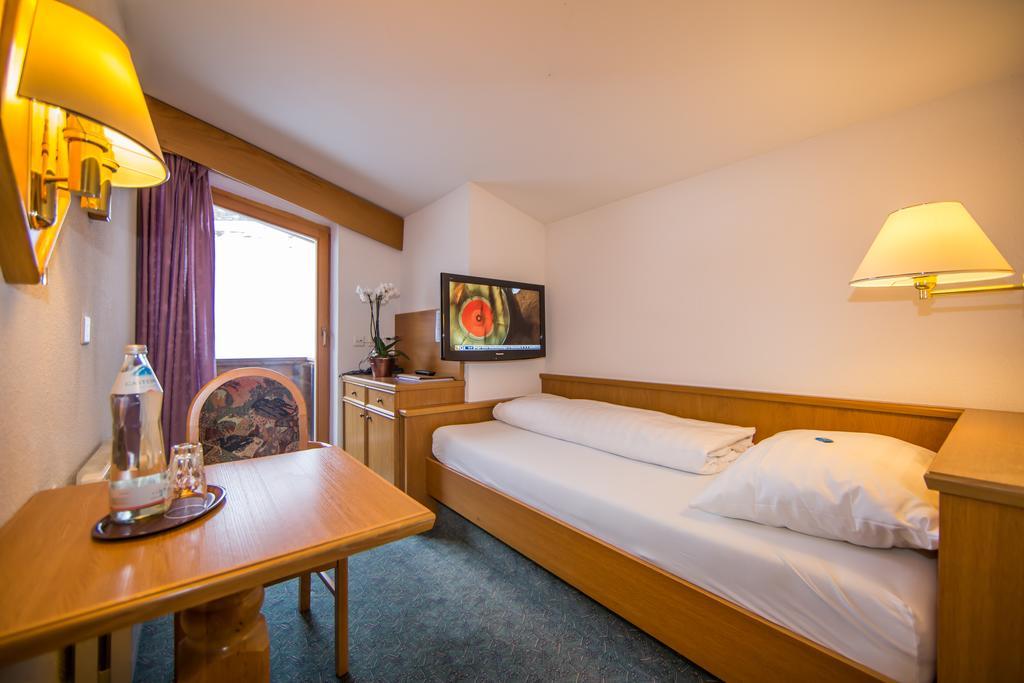 Hotel Cresta Samnaun Szoba fotó